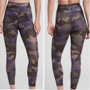 Athleta Ultimate Stash Printed 7/8 Blue Camo Print Leggings Medium Tall